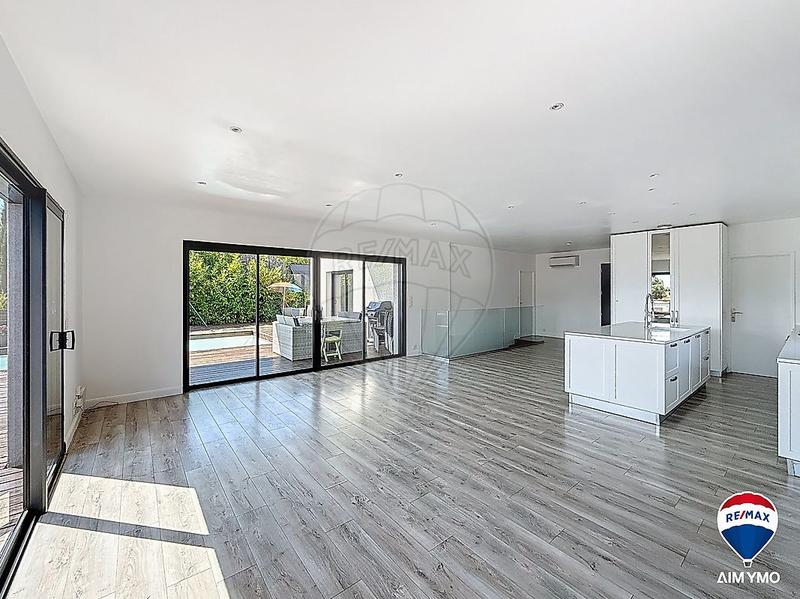 Villa - 196 m² - 6 pièces