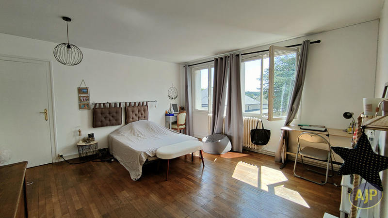 Maison - 196 m² - 7 pièces