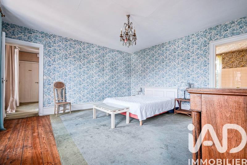 Maison - 201 m² - 7 pièces