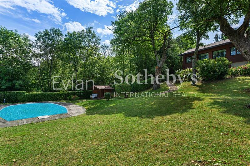 Villa - 288 m² - 6 pièces