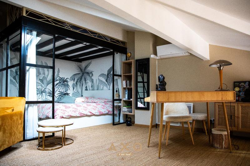 Appartement - 99 m² - 4 pièces