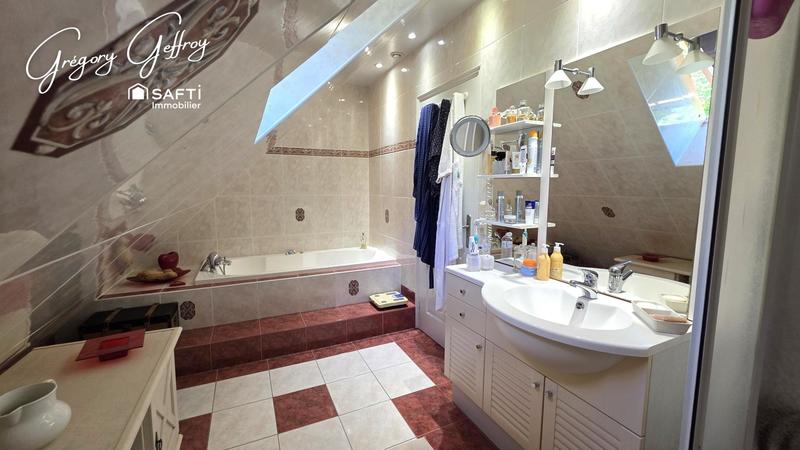 Maison - 199 m² - 5 pièces