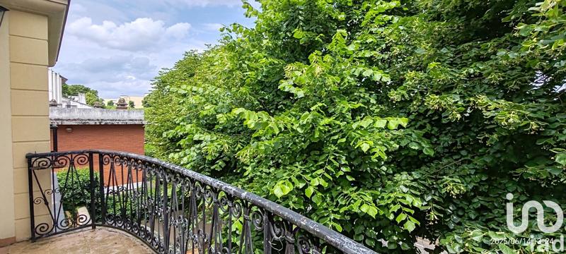 Maison - 300 m² - 12 pièces