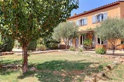 Villa - 232 m² - 9 pièces
