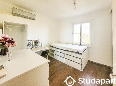 Chambre - 10 m² - 1 pièce