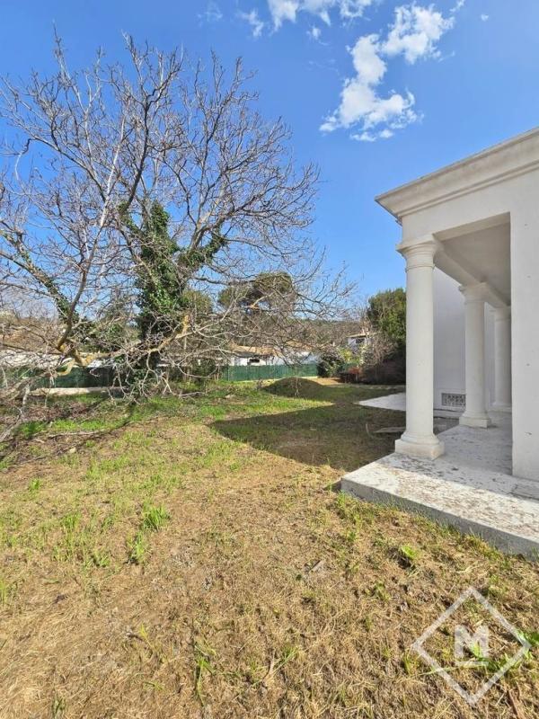 Maison - 478 m² - 8 pièces