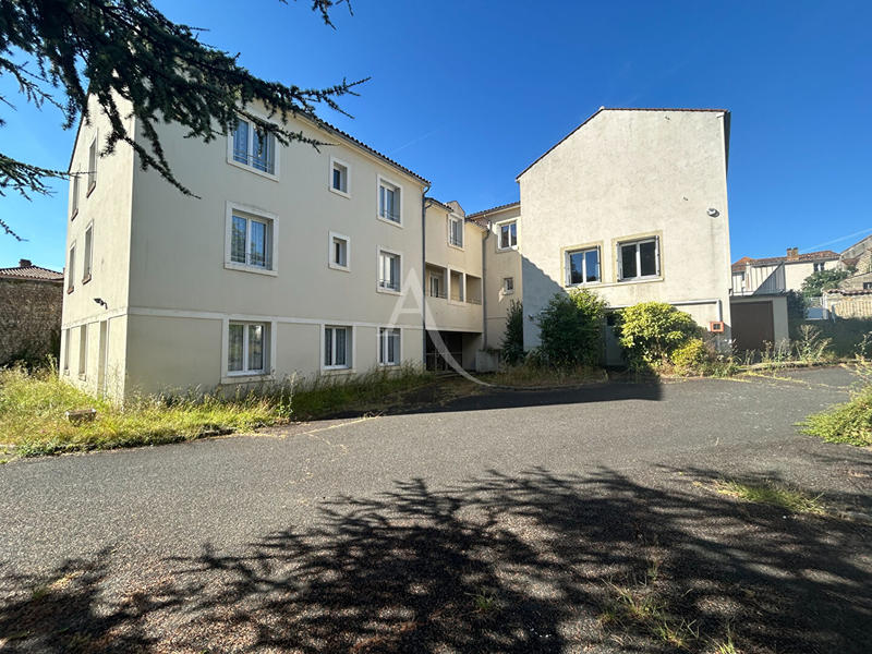 Immeuble - 150 m² - 35 pièces