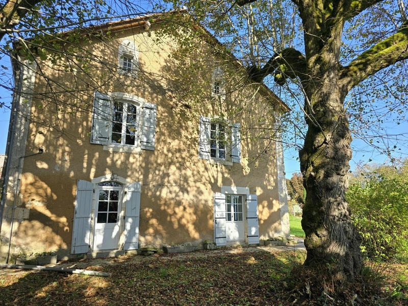 Maison - 336 m² - 10 pièces