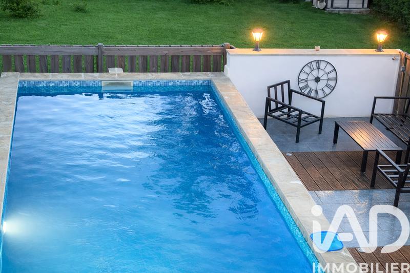 Maison - 168 m² - 9 pièces