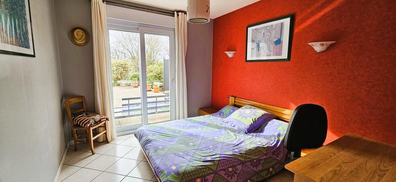 Maison - 230 m² - 8 pièces