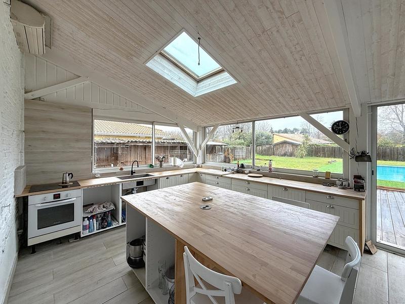 Maison - 152 m² - 6 pièces