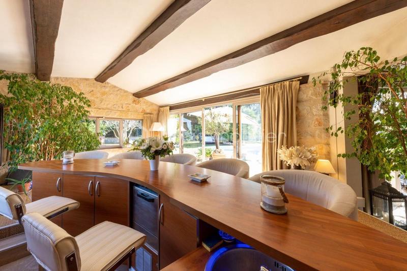 Propriété - 490 m² - 10 pièces