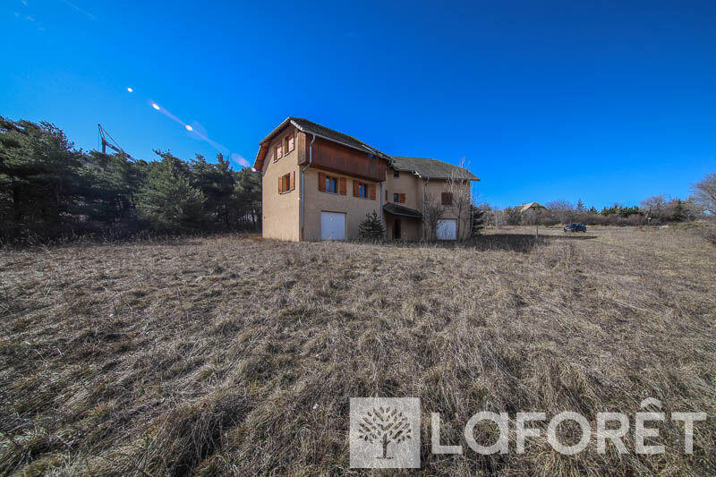 Maison - 120 m² - 3 pièces