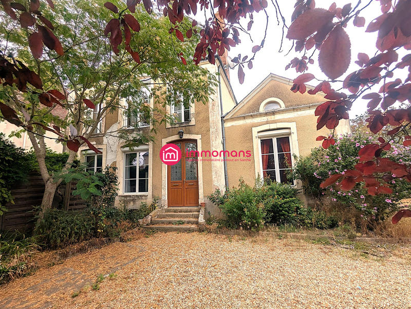 Maison - 203 m² - 9 pièces