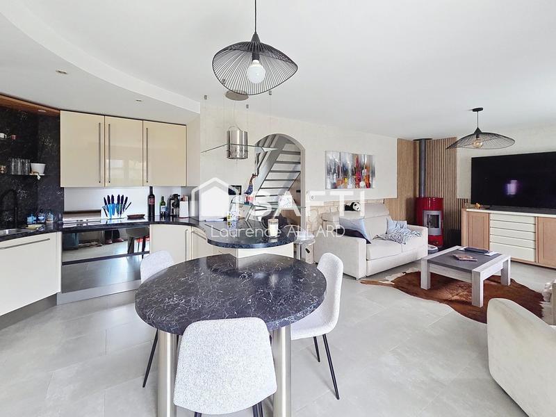 Maison - 103 m² - 5 pièces