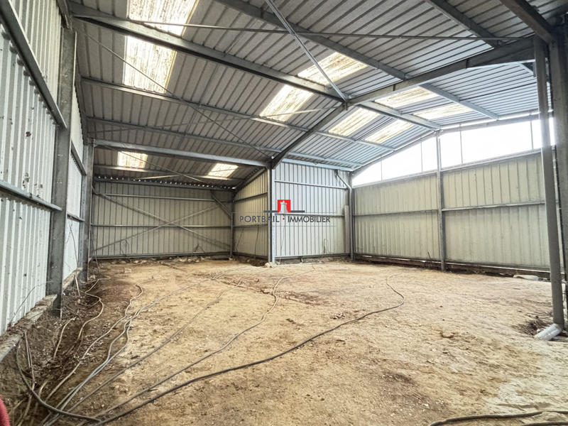 Local d'activités - 192 m²