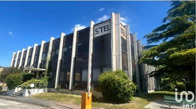 Local commercial - 4 000 m²