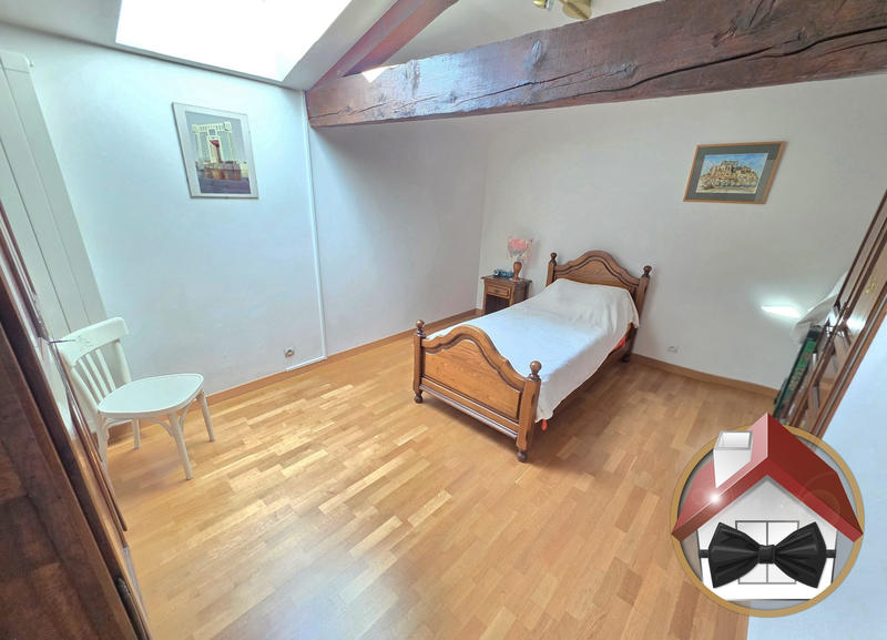 Appartement - 243 m² - 6 pièces