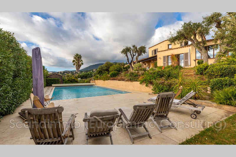 Maison - 180 m² - 5 pièces