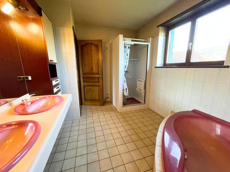 Maison - 182 m² - 8 pièces