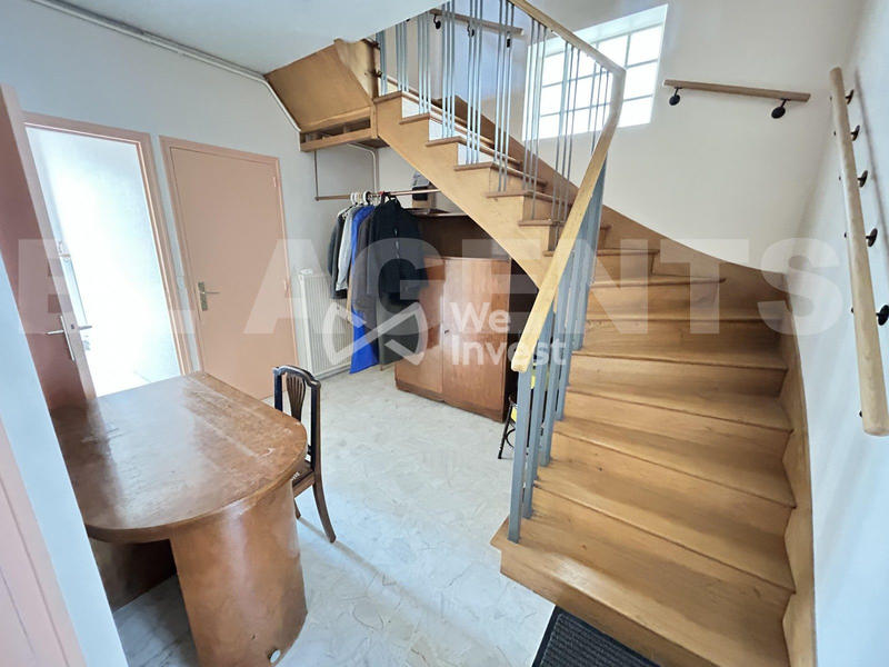 Maison - 210 m² - 8 pièces