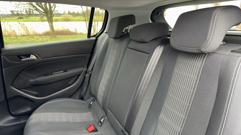 Peugeot 308 II 1.5 BlueHDi 130 Eat6 Allure