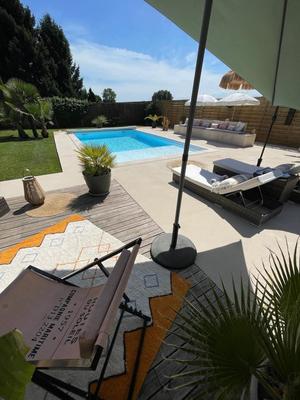 Maison - 310 m² - 11 pièces