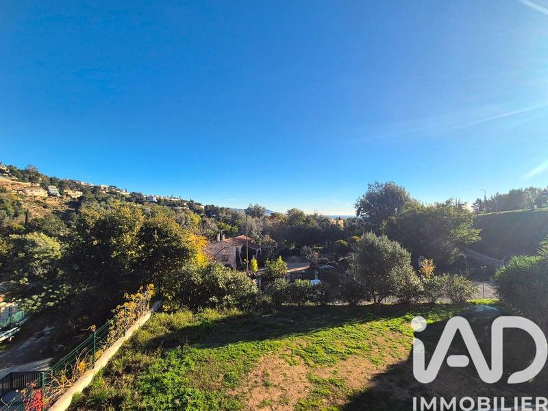 Maison - 332 m² - 10 pièces