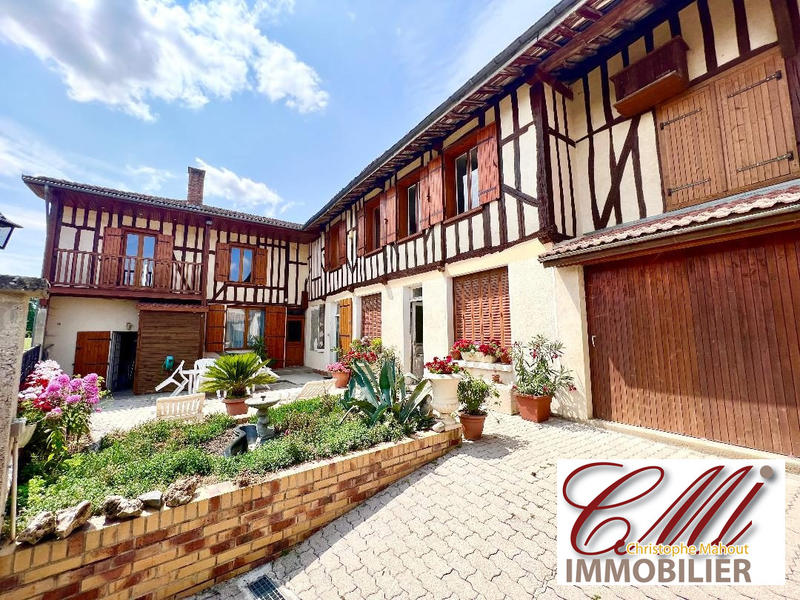 Maison ancienne - 268 m² - 6 pièces