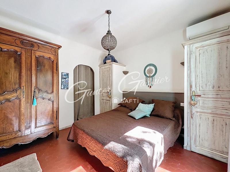 Maison - 480 m² - 16 pièces