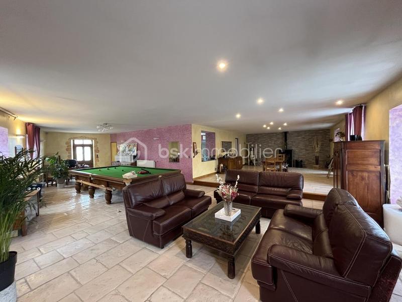 Maison - 245 m² - 6 pièces