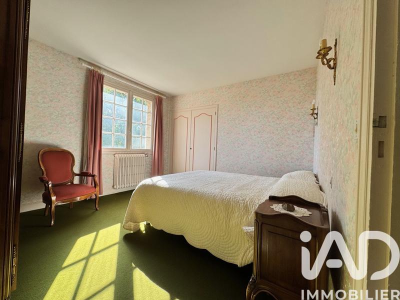 Maison - 250 m² - 8 pièces