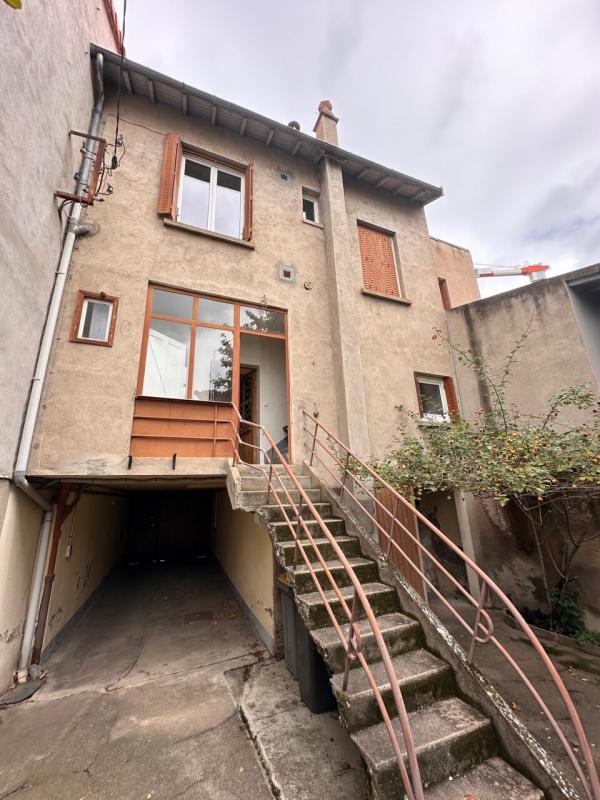 Immeuble - 5 pièces