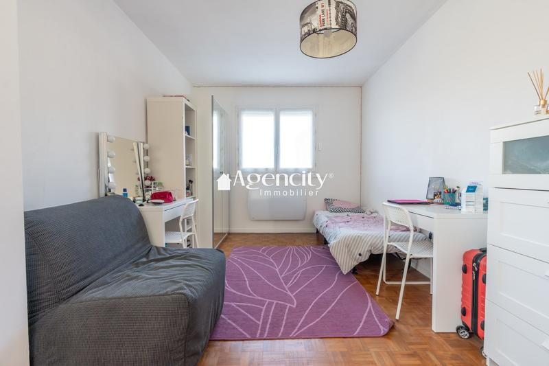 Maison - 99 m² - 5 pièces