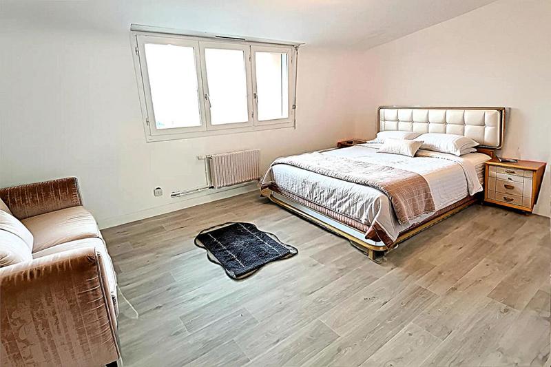 Maison - 200 m² - 13 pièces