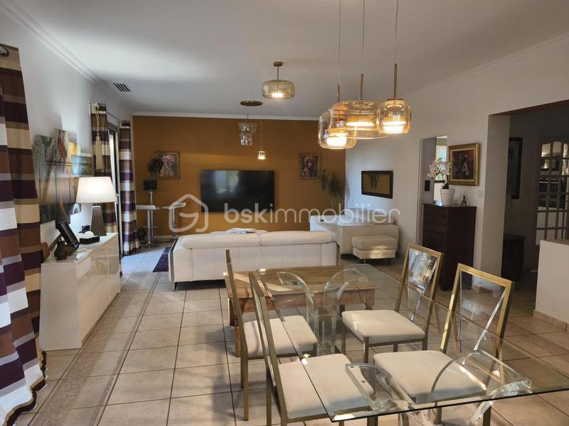 Propriété - 150 m² - 5 pièces