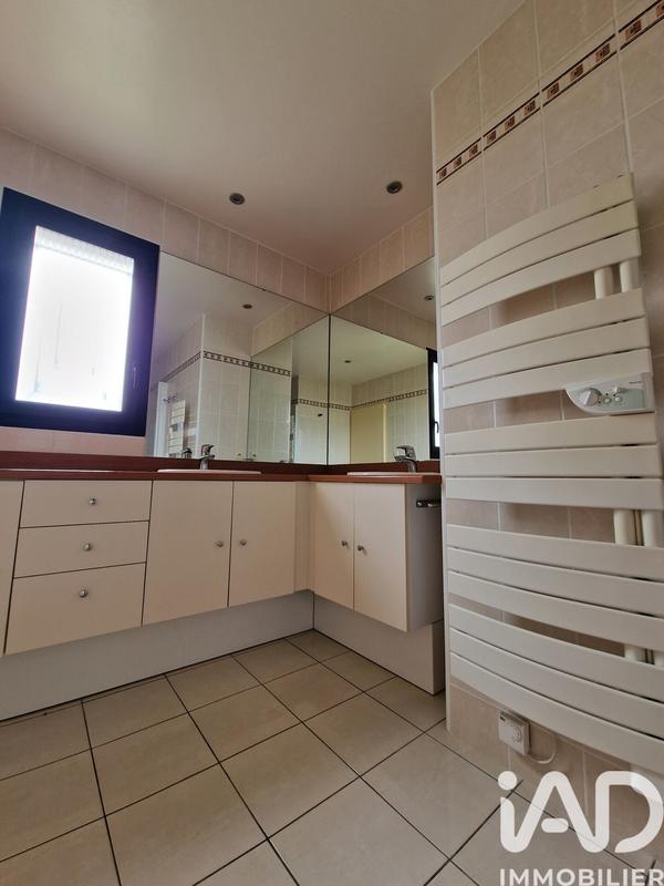 Maison - 242 m² - 10 pièces