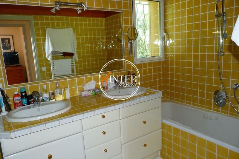 Villa - 270 m² - 6 pièces