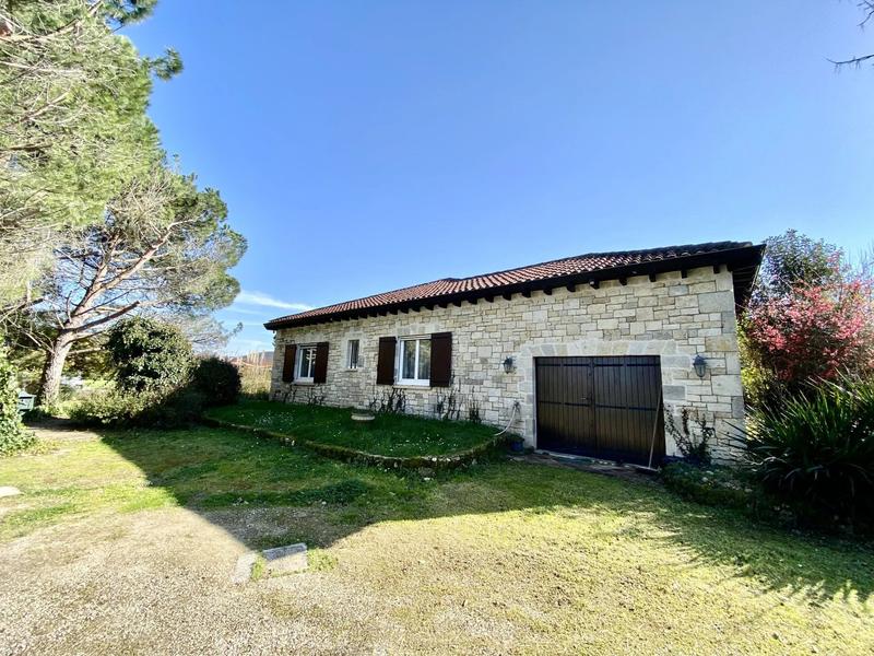 Maison - 123 m² - 8 pièces