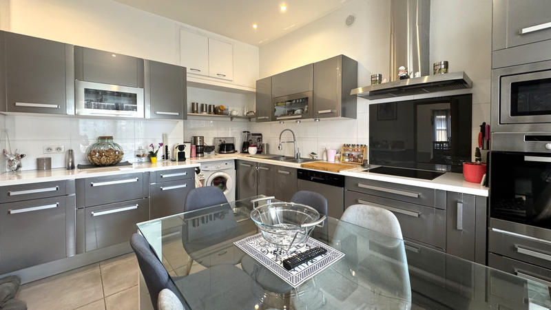 Appartement - 105 m² - 4 pièces