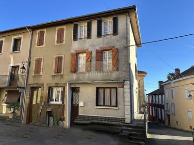Maison - 75 m² - 9 pièces