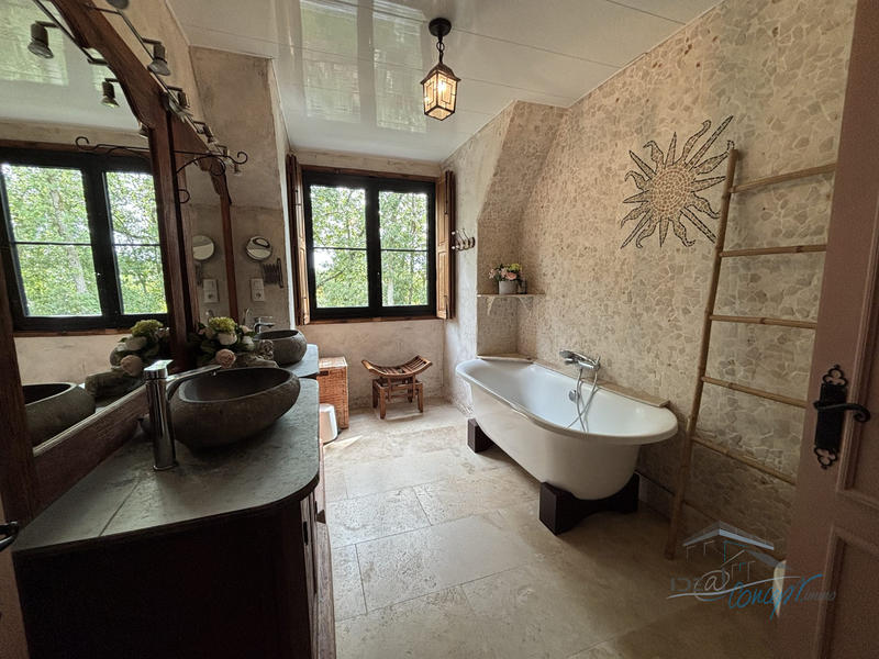 Maison ancienne - 370 m² - 12 pièces