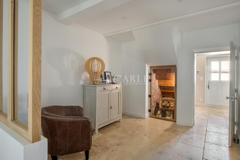 Maison - 201 m² - 7 pièces