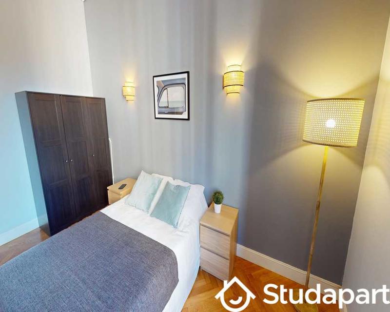 Chambre - 90 m² - 1 pièce