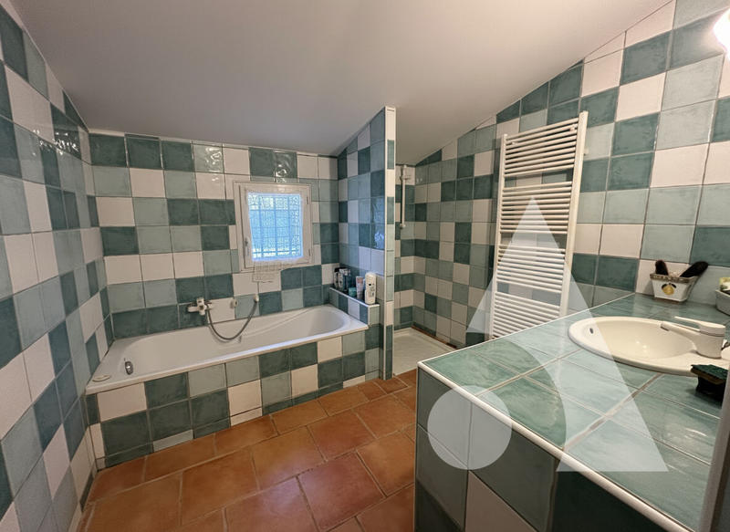 Maison - 182 m² - 8 pièces