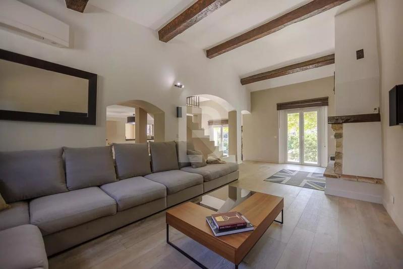 Villa - 196 m² - 6 pièces