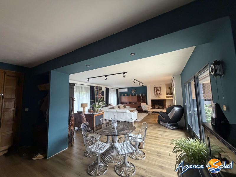 Maison - 267 m² - 7 pièces