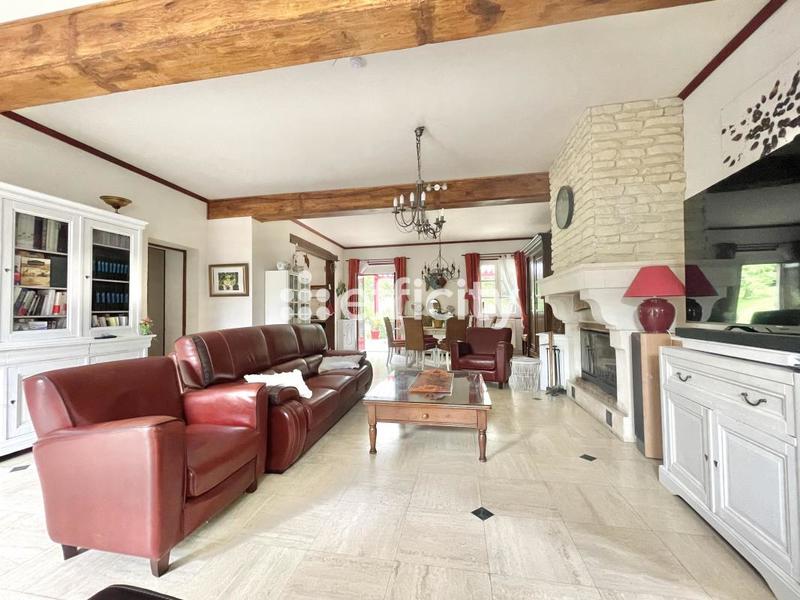 Maison - 300 m² - 10 pièces