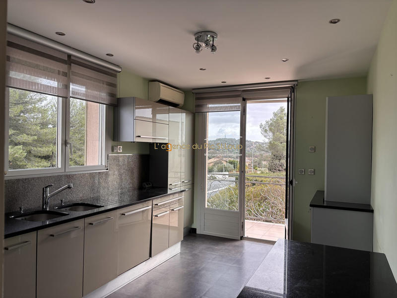 Appartement - 160 m² - 6 pièces