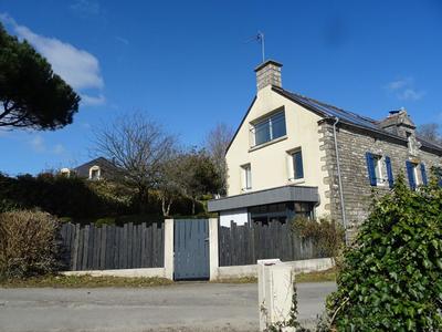 Maison - 230 m² - 6 pièces